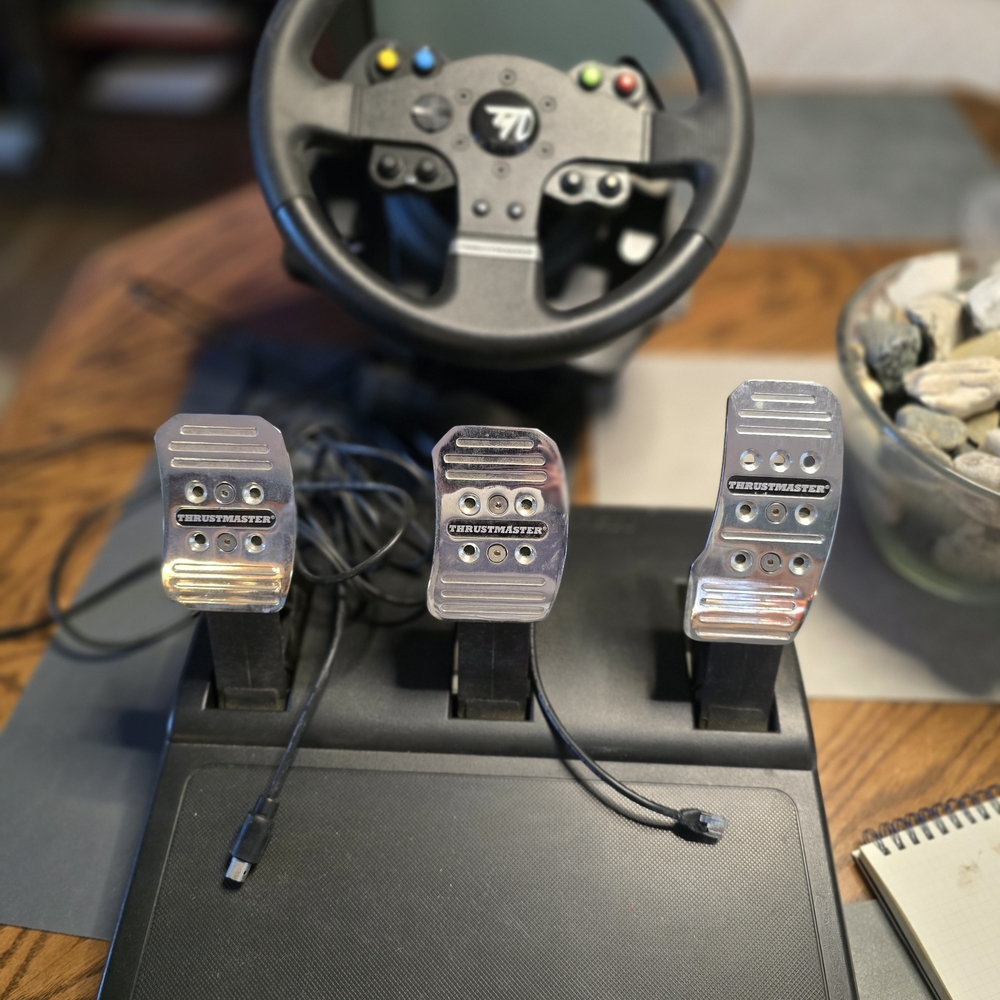 Thrustmaster Racing Wheel and Pedals Set - Picture 2 of 5